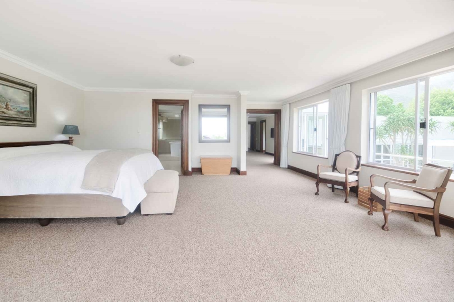 5 Bedroom Property for Sale in Fernkloof Estate Western Cape